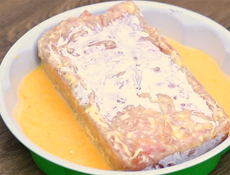 куриный рулет в соусе