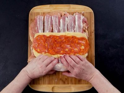 Курица в тесте с сыром, беконом и ароматным маслом