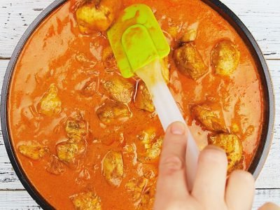 Курица в томатно-сливочном соусе