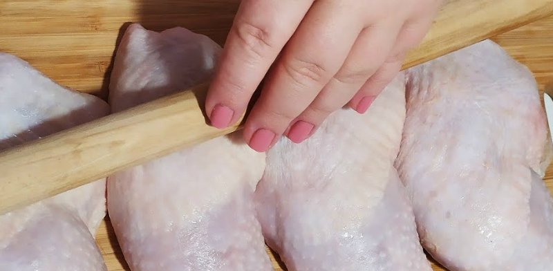 отбить куриные ножки