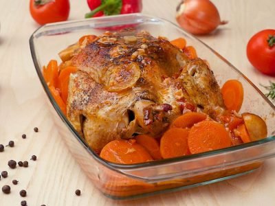 Курица, запеченная в вине