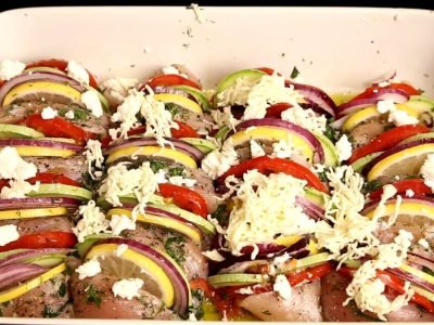 Куриная грудка по-гречески с чесноком