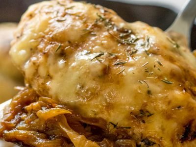 Куриная грудка с луком