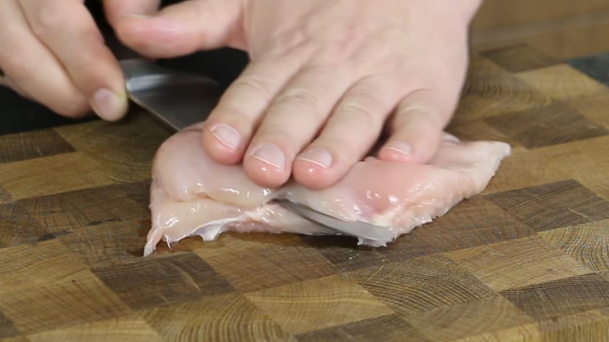 сырое куриное филе