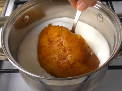 Куриное филе в молоке: самый быстрый способ