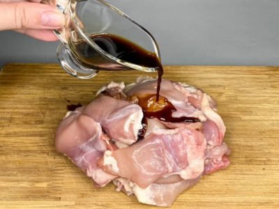 Куриные бедра в соевом соусе в духовке