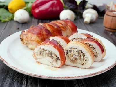 Куриные грудки в беконе