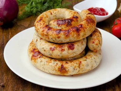 Куриные колбаски с сыром и зеленью