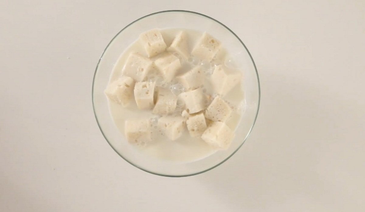 батон в молоке