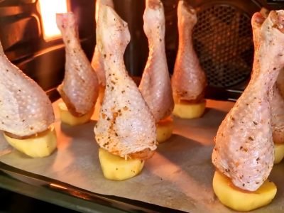 Куриные ножки с картошкой в духовке