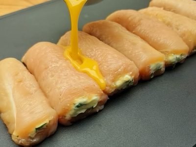 Сочные куриные рулетики с картошкой в духовке