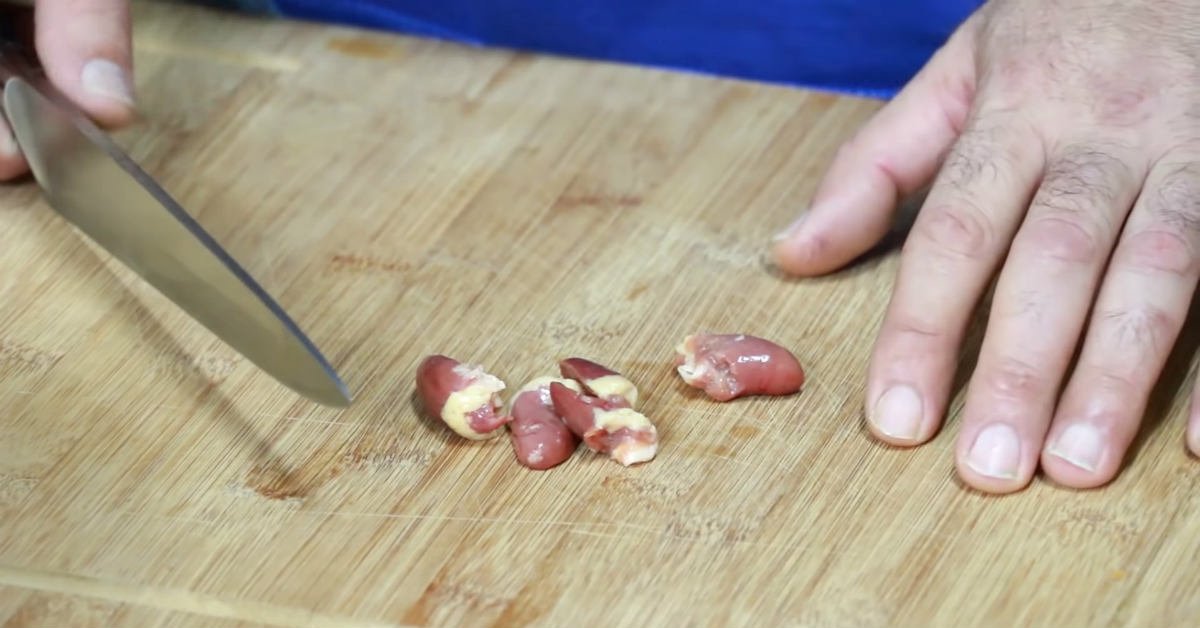 жареные куриные сердечки с грибами