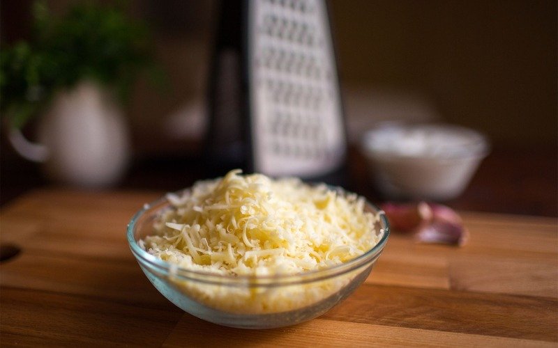 куриные шарики в сырном соусе