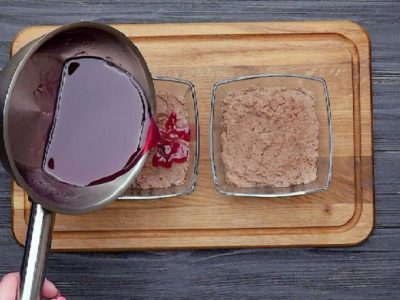 Куриный паштет под гранатовым желе