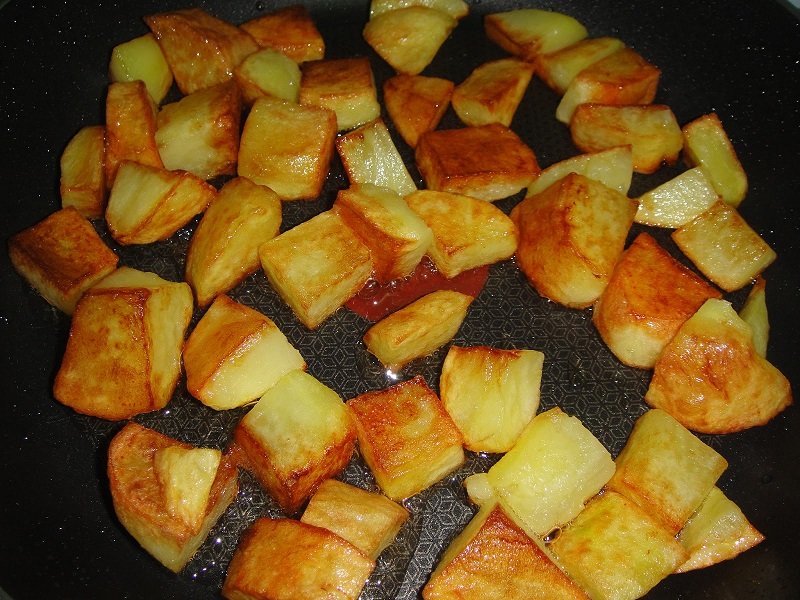 Жареная картошка кубиками на сковороде рецепт с фото