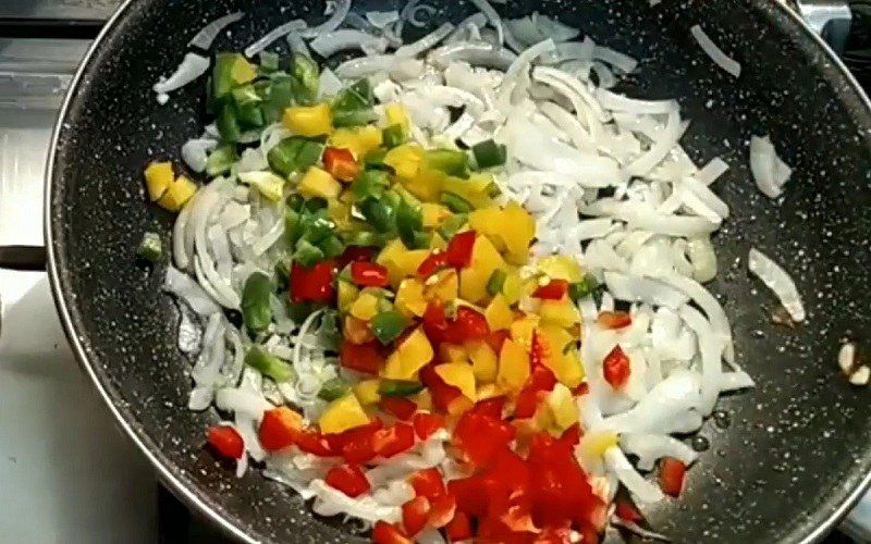 овощи на сковороде