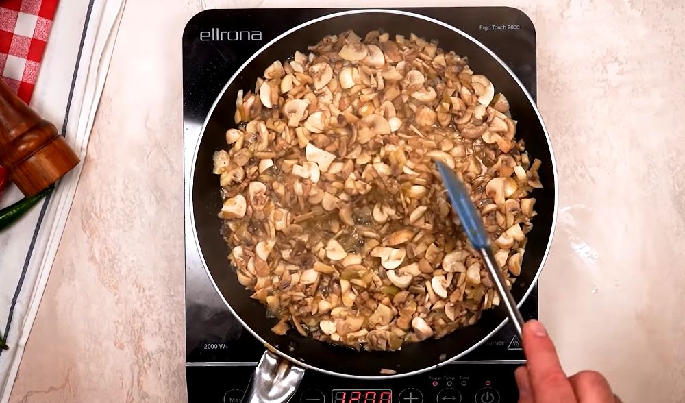 курица с грибной начинкой