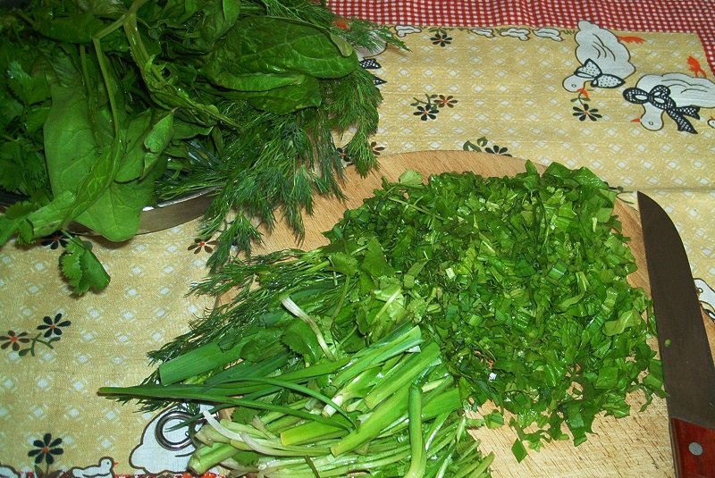 измельчить зелень