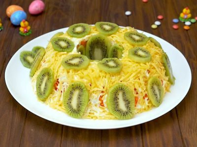 Легкий салат с курицей на праздничный стол