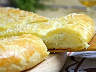 Лепешка из творожного теста с сыром