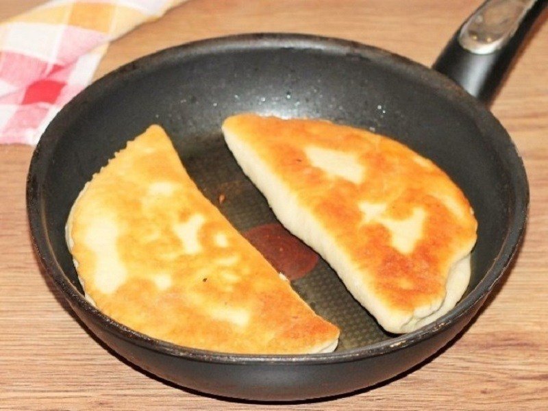 лепешки на сковороде