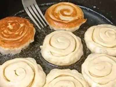 Ароматные лепешки-улитки на сковороде