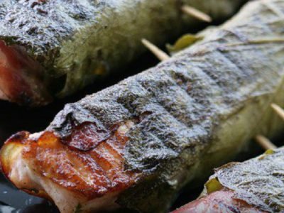 Лосось в виноградных листьях