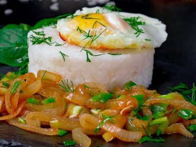 Лук в остром соусе