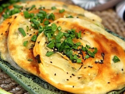 Луковые блины на завтрак