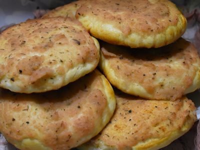 Луковые булочки