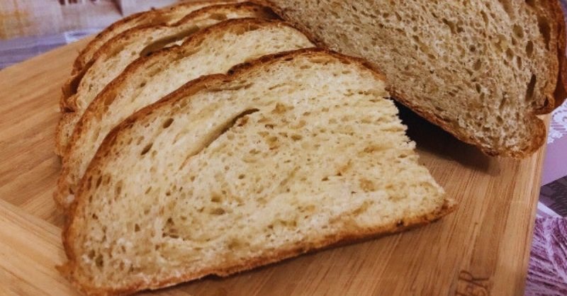 подача лукового хлеба