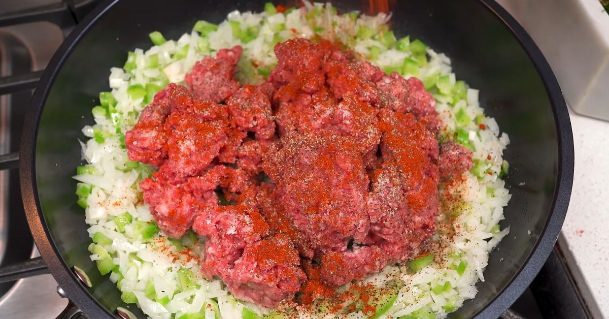 макароны с фаршем в томатном соусе на сковороде