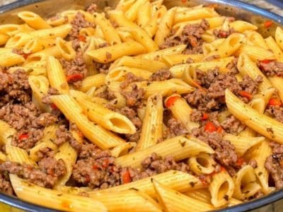 Макароны с мясной подливой