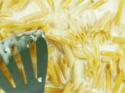 Макароны с сыром и курицей