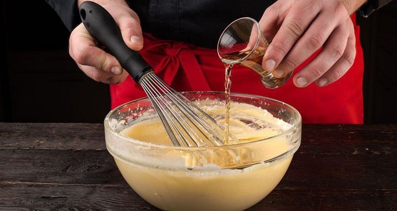 маковый рулет с глазурью 