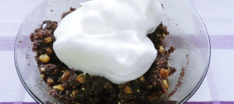 маковый рулет с глазурью