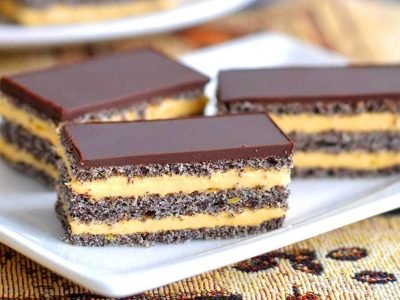 Маковый торт с ванильным кремом