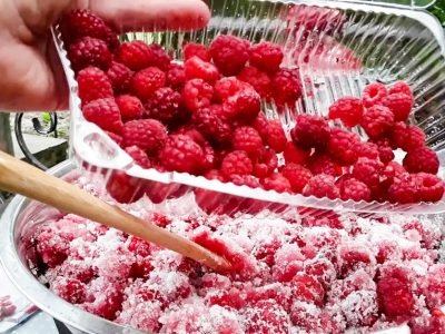 Малина в собственном соку