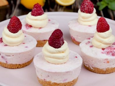 Мини-чизкейк с малиной и белым шоколадом