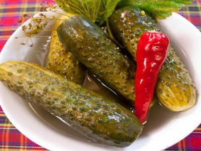 Малосольные огурцы по-абхазски