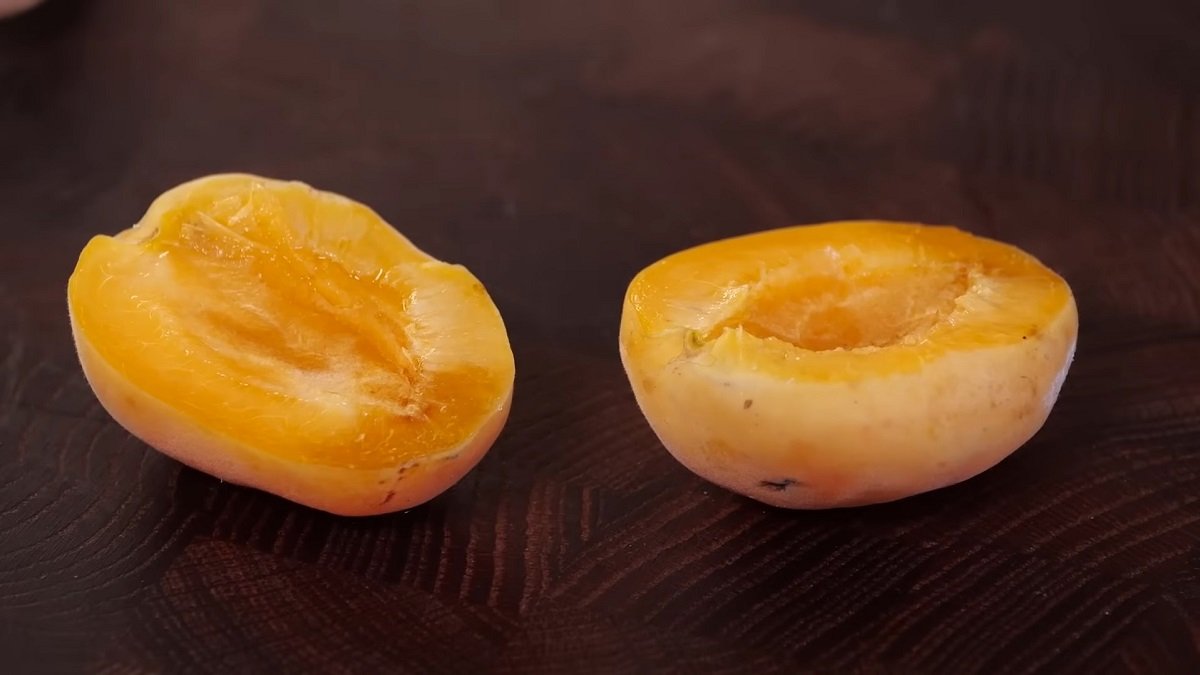 половинки абрикоса