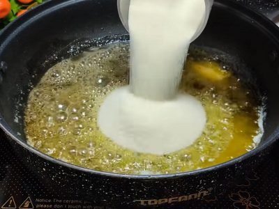 Манный десерт на сковороде