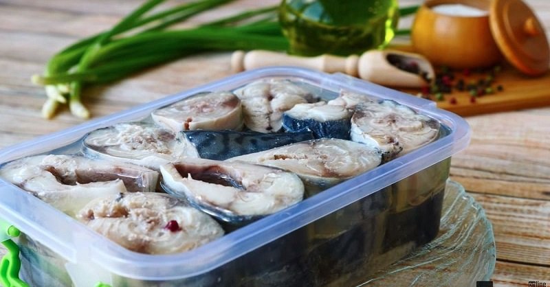 скумбрия в контейнере