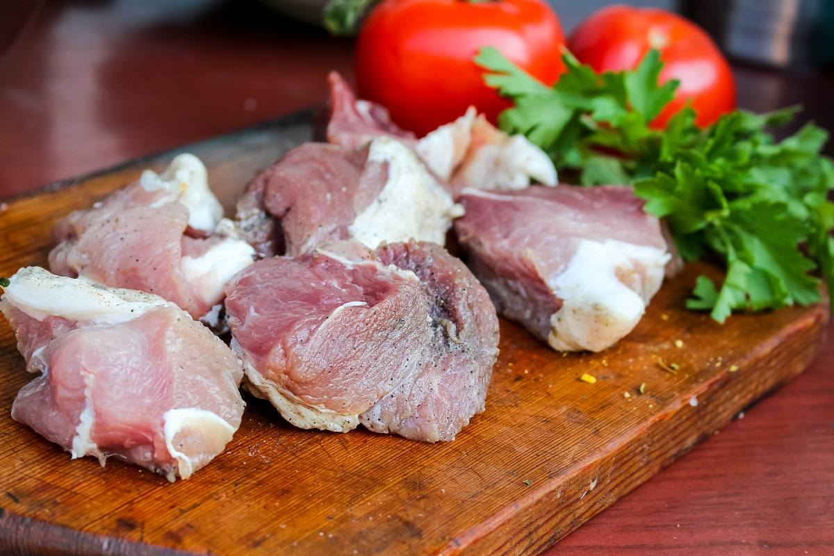 нарезанная свинина