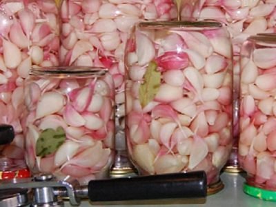 Маринованный чеснок