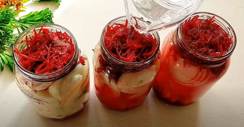лук в маринаде из свеклы