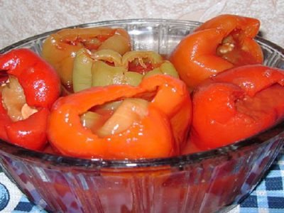 Маринованный перец с баклажанами