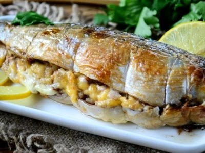 Мелкая скумбрия с пикантной начинкой