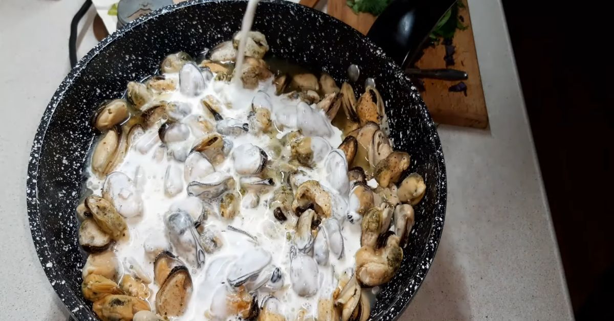 мидии в сливочном соусе с чесноком