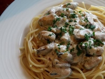 Мидии в сливочном соусе с чесноком